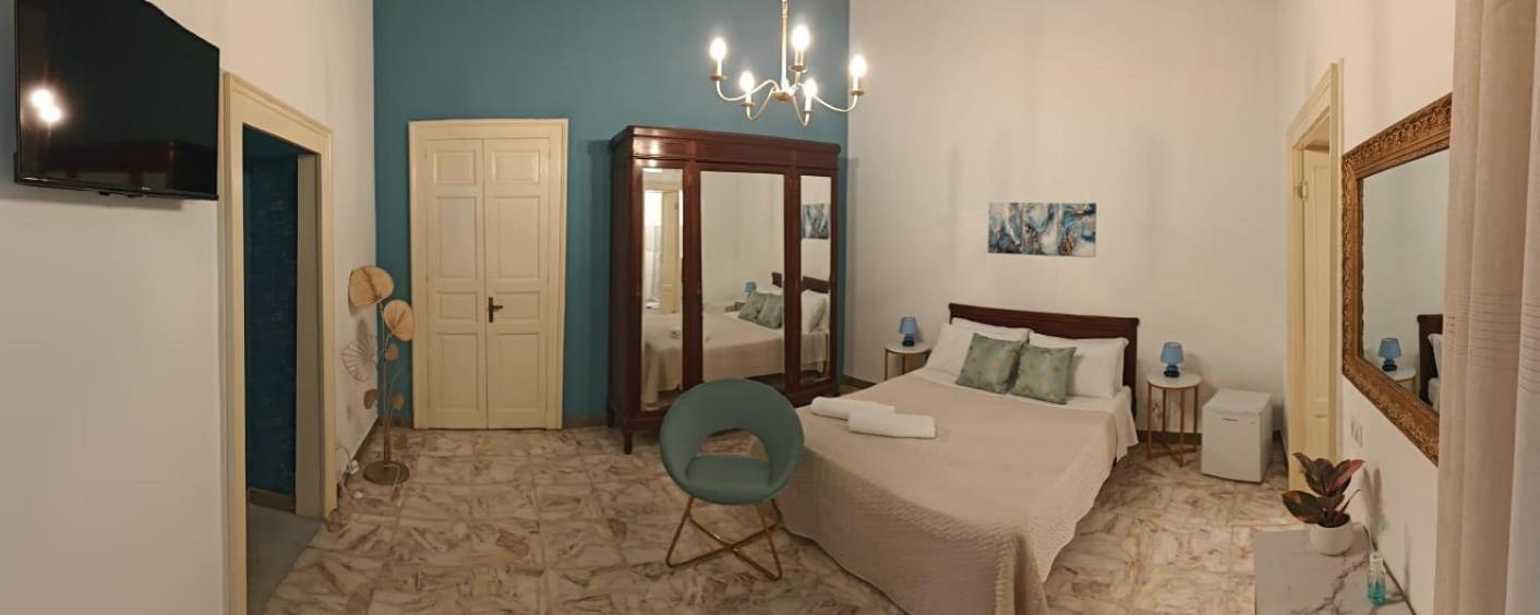 Baroque Bed & Breakfast Ачиреале Екстериор снимка